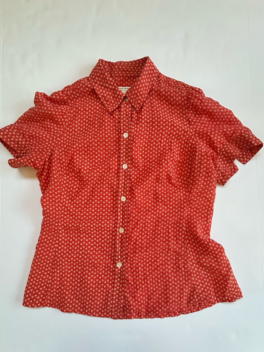 Banana Republic Red Short-Sleeve Button-Down Blouse with White Dot Print